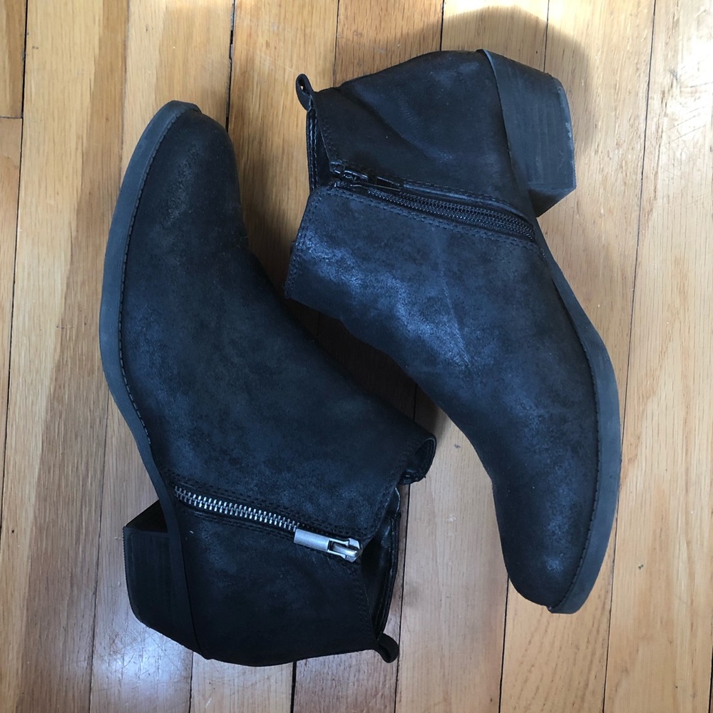 GUC Carlos by Carlos Santana Booties in Black